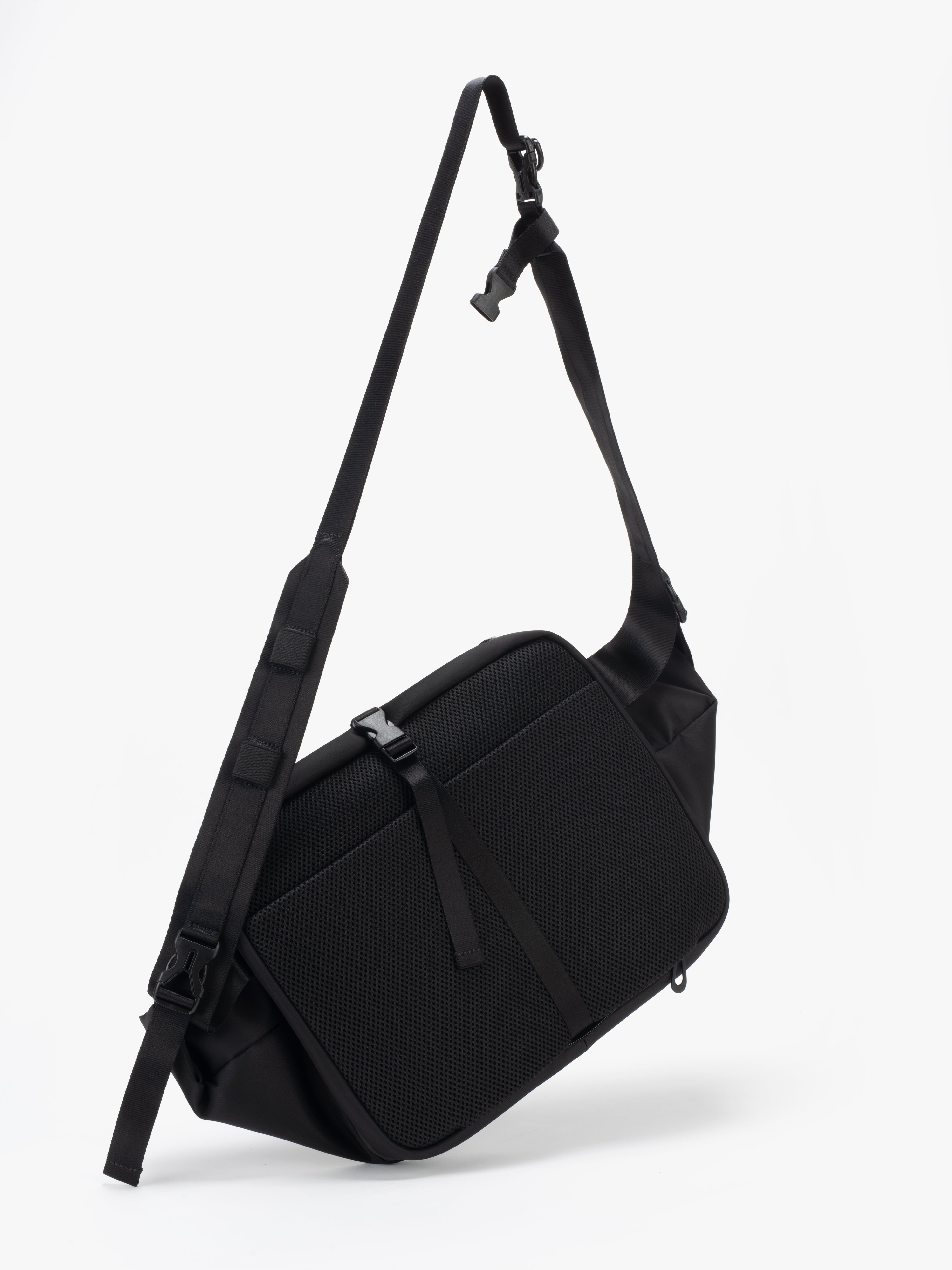 Isarau L Sleek Black - Black-[-Côte&Ciel-8
