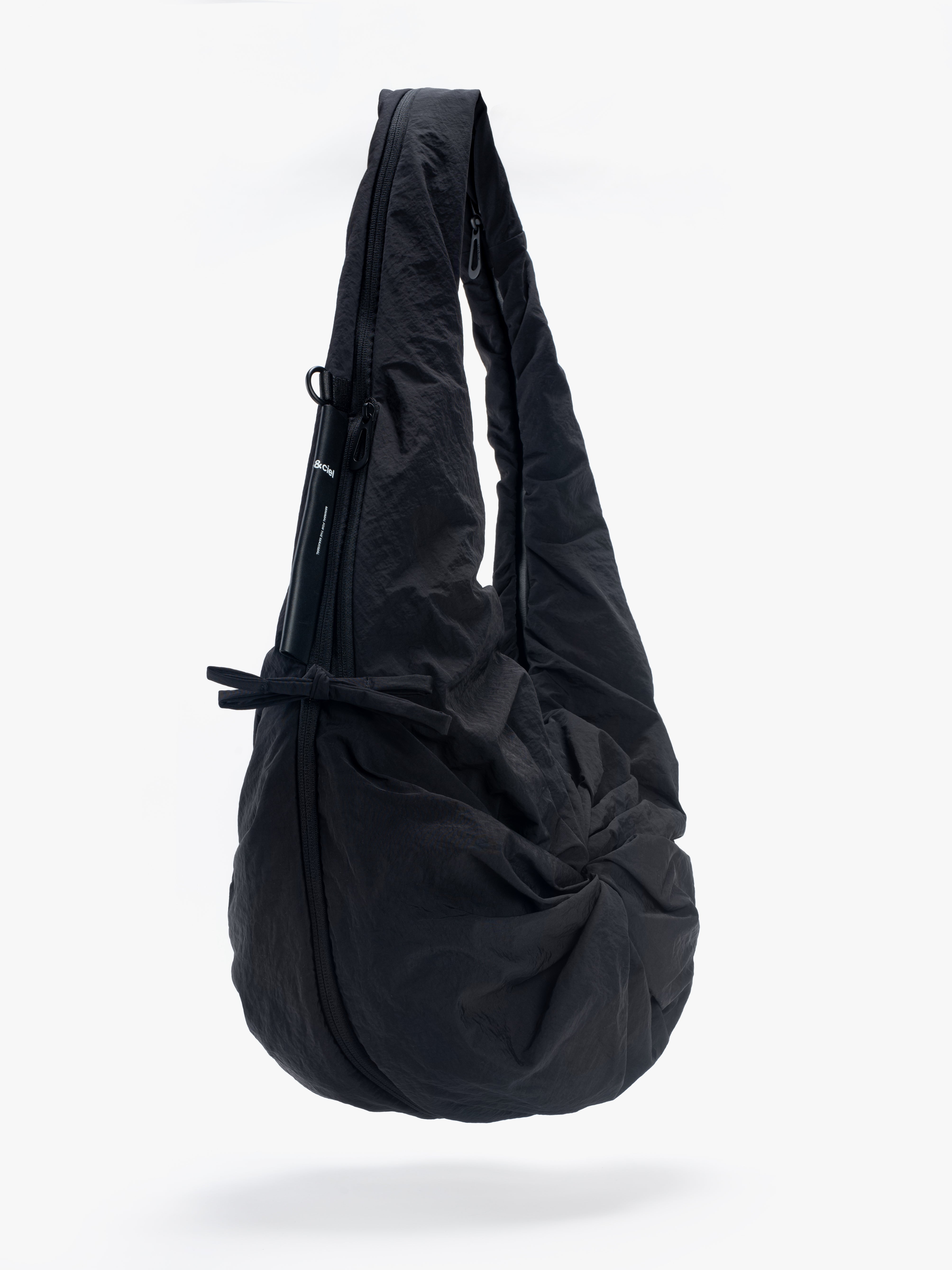 Po Smooth in Black from Côte & Ciel