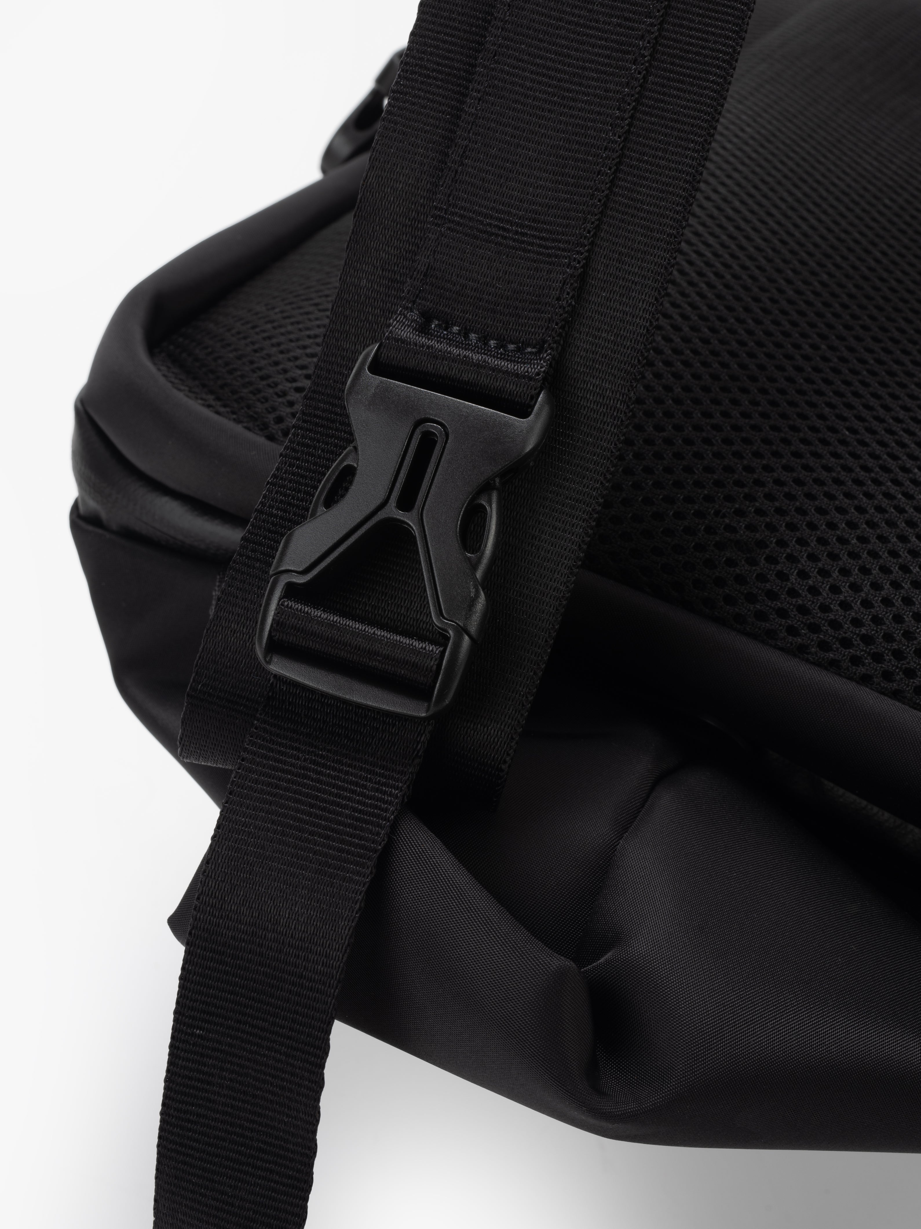 Isarau L Sleek Black - Black-[-Côte&Ciel-7