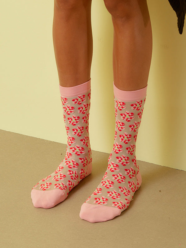 Henrik Vibskov - Boxing flower socks femme in transparent pink - 2