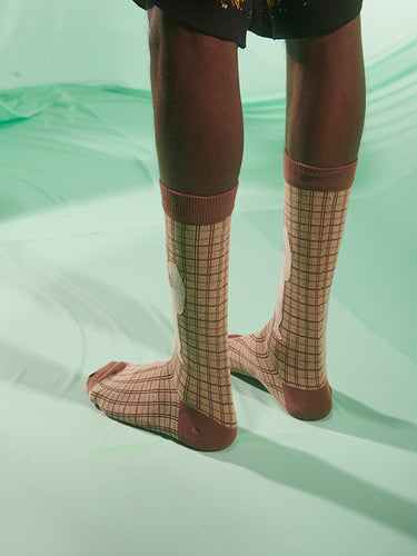 Handfeet Chair Socks Homme in Beige Chair Brown Checks from Henrik Vibskov