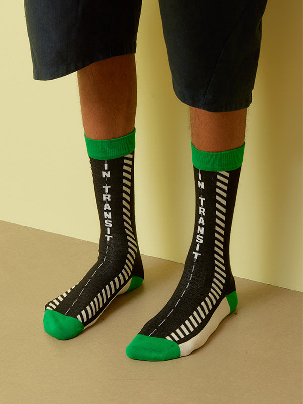 Henrik Vibskov - In Transit socks homme in black and green - 2