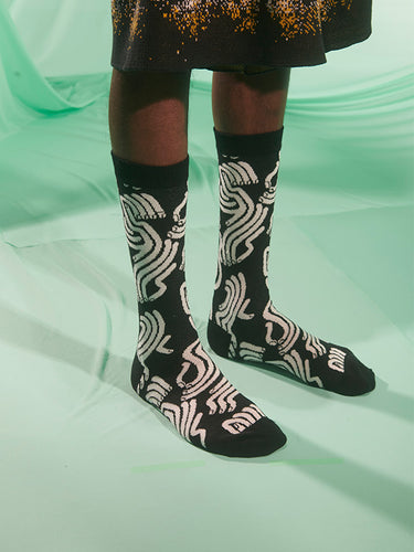Sunny Fingers Socks Homme in White Fingers Black from Henrik Vibskov