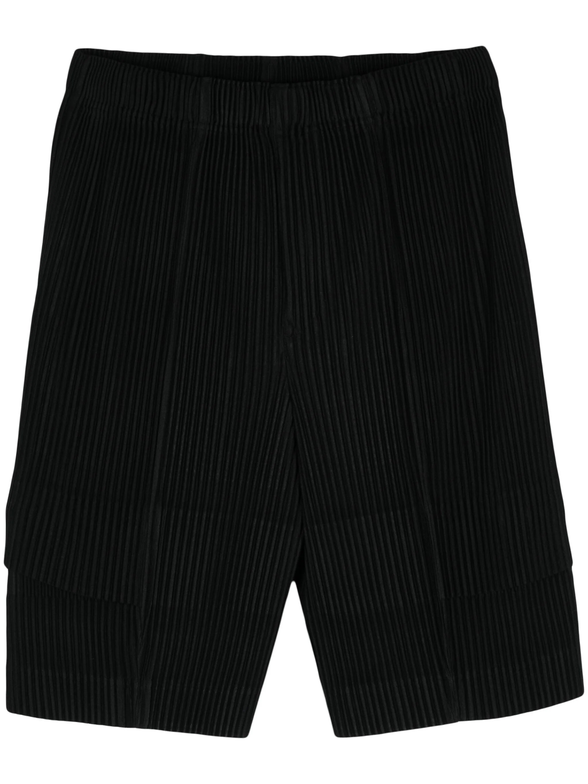 Homme Plisse Issey Miyake - cargo pleats shorts in black - 1