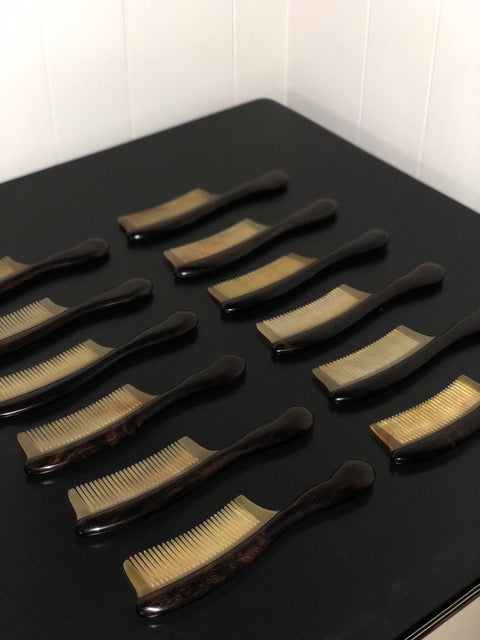 Dalí Surrealist Comb No.1 - Ebony Wood-[-Une Heures-2