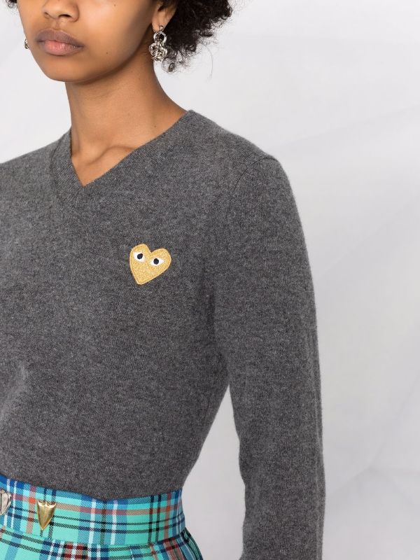 Womens V-Neck Pullover with Gold Heart - Med Grey