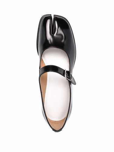 maison margiela - mary jane tabi shoes in black patent leather - 4